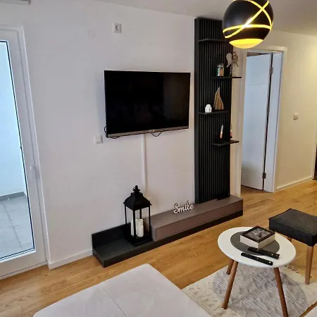 Tt Apartment *
